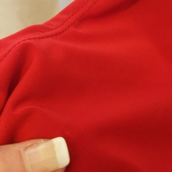 Bisou Bisou Michele Bohbot red plunge v-neck neckline cap sleeve - size 4 - Picture 7 of 7